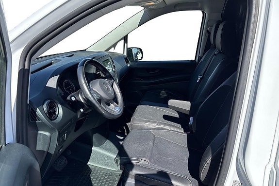 Mercedes-Benz eVito Tourer 9 of 15