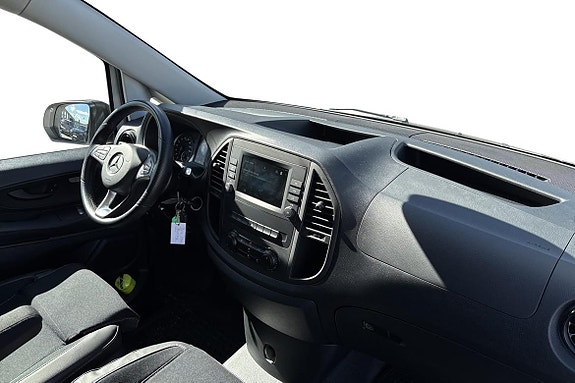 Mercedes-Benz eVito Tourer 15 of 15