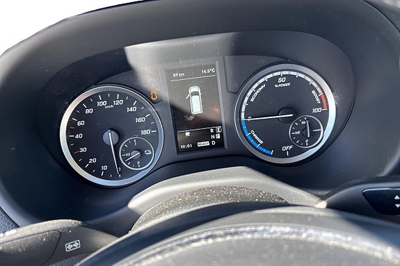 Mercedes-Benz eVito Tourer 13 of 15