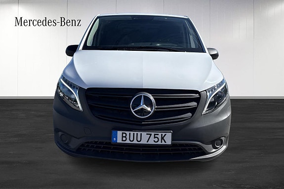 Mercedes-Benz eVito Tourer 2 of 5
