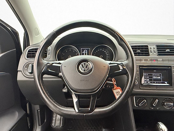 Volkswagen Polo 11 of 26