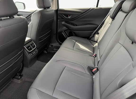 Subaru Outback 4 of 5