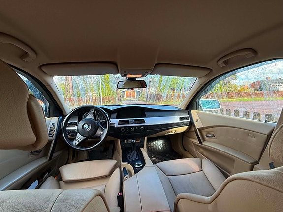 BMW 530i 2 of 5