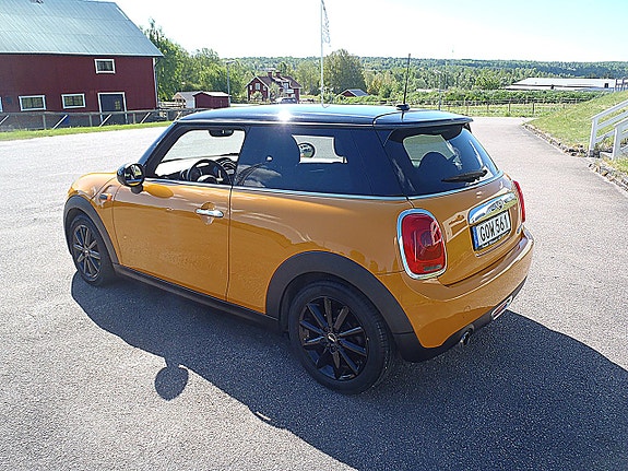 MINI Cooper 3 of 5