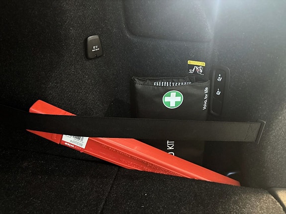 Volvo XC40 14 of 16