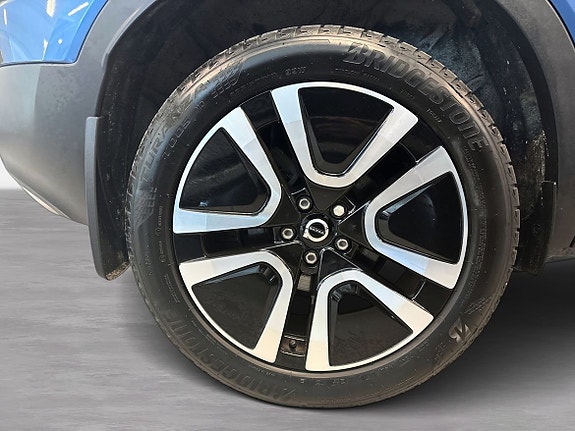 Volvo XC40 16 of 16