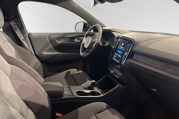 Volvo EX40 10 of 14