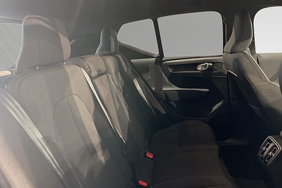 Volvo EX40 11 of 14