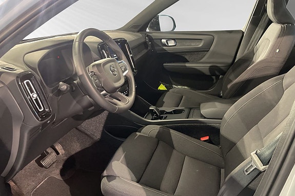 Volvo EX40 7 of 14