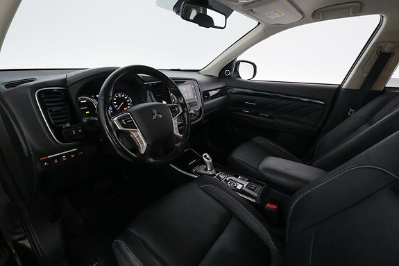 Mitsubishi Outlander 12 of 30