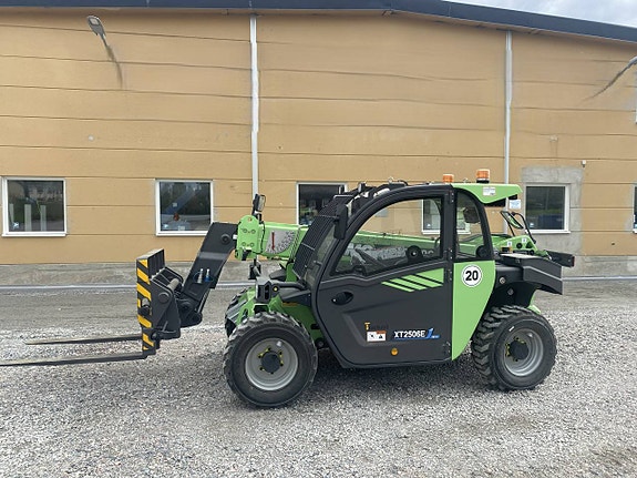 Teleskoptruck XCMG XT 2506 E 2 of 7