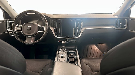 Volvo V60 Cross Country 4 of 5