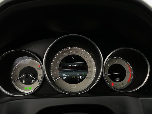 Mercedes-Benz E220 14 of 27