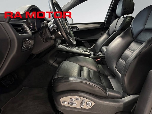 Porsche Macan Turbo 11 of 29