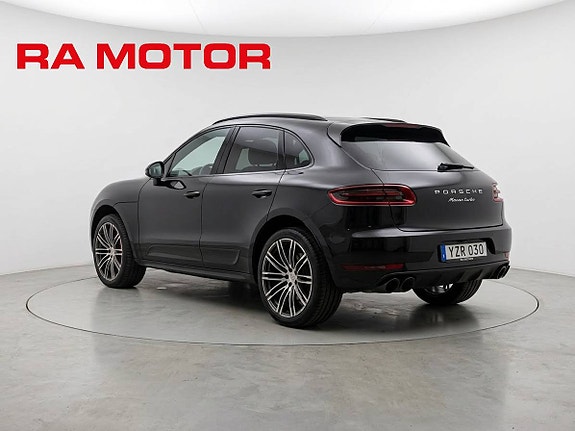 Porsche Macan Turbo 4 of 5
