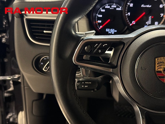 Porsche Macan Turbo 16 of 29
