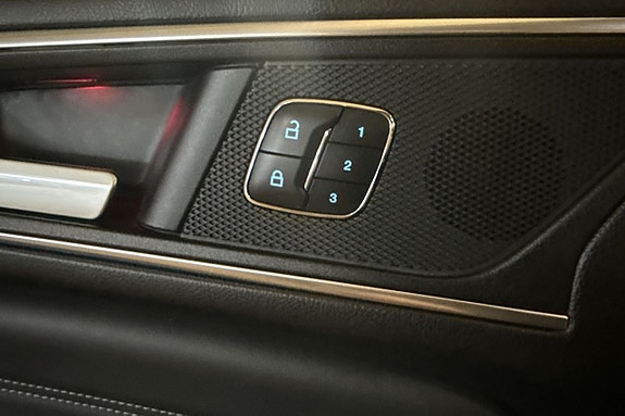 Ford Galaxy 15 of 24