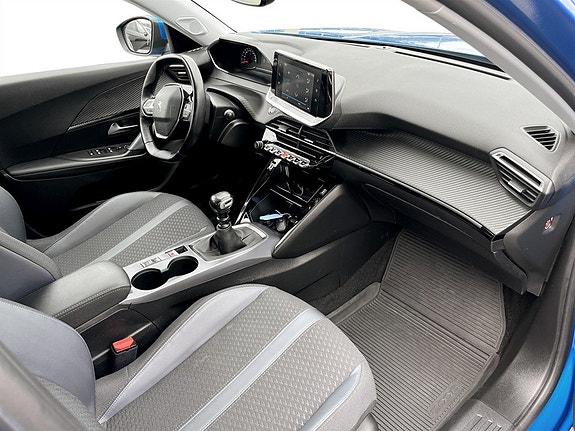 Peugeot 2008 13 of 17