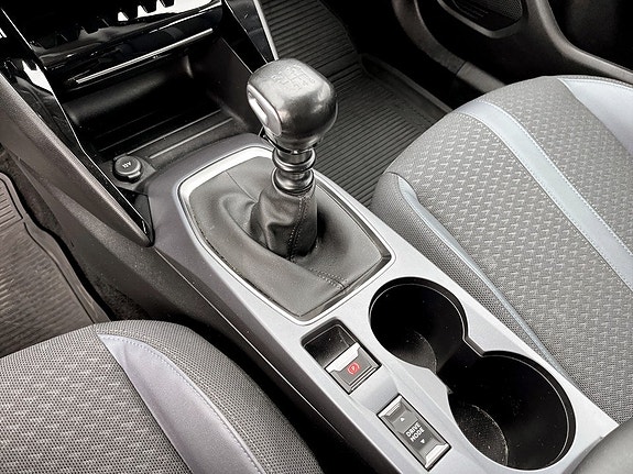 Peugeot 2008 12 of 17