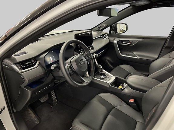 Toyota RAV4 14 of 18
