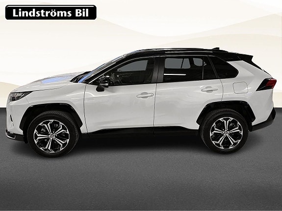 Toyota RAV4 6 of 18