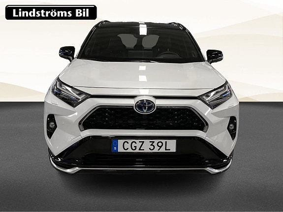 Toyota RAV4 9 of 18