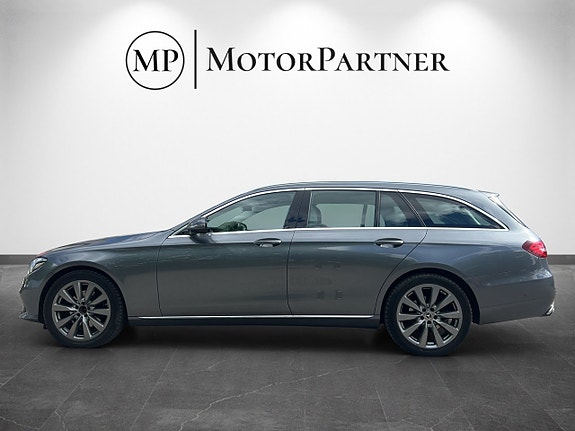 Mercedes-Benz E220 5 of 5