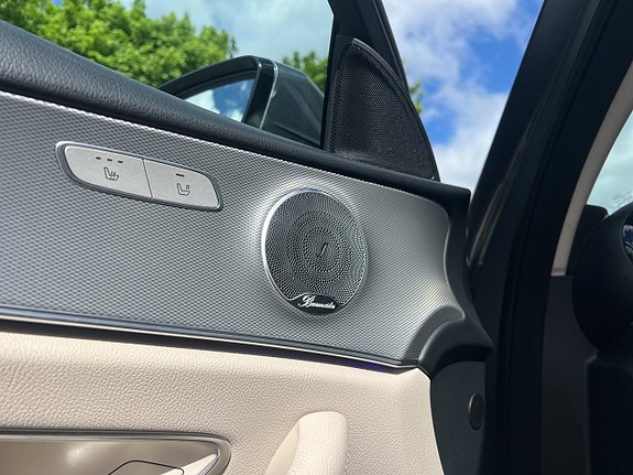 Mercedes-Benz E220 15 of 17