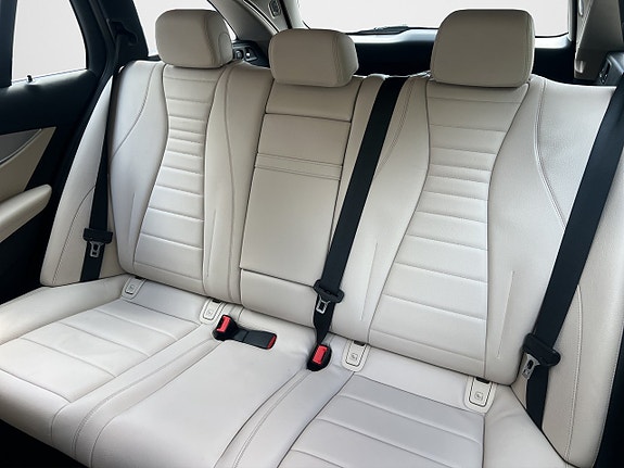 Mercedes-Benz E220 13 of 17