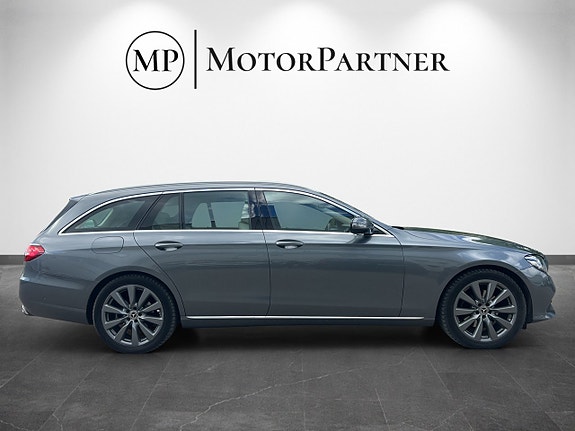Mercedes-Benz E220 8 of 17