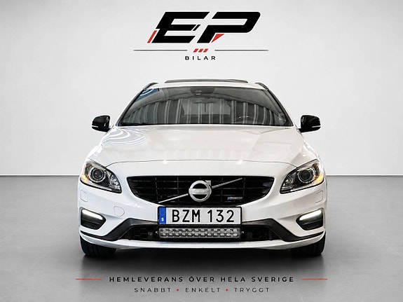 Volvo V60 2 of 5