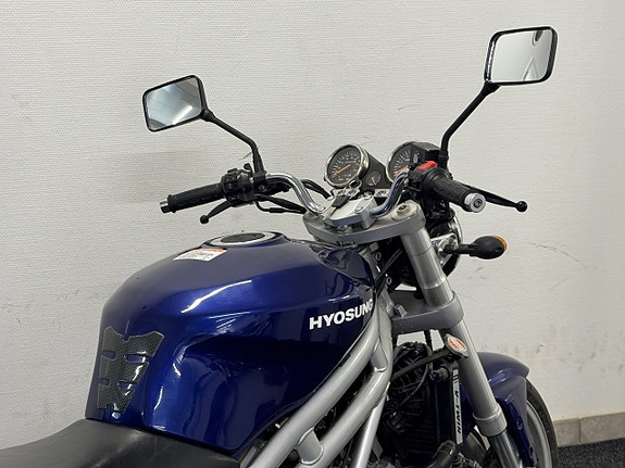 Hyosung Comet GT 650 # 426 mil 7 of 10