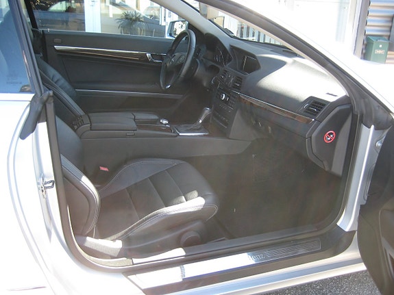 Mercedes-Benz E250 9 of 13