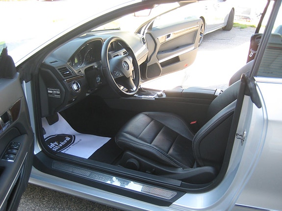 Mercedes-Benz E250 11 of 13