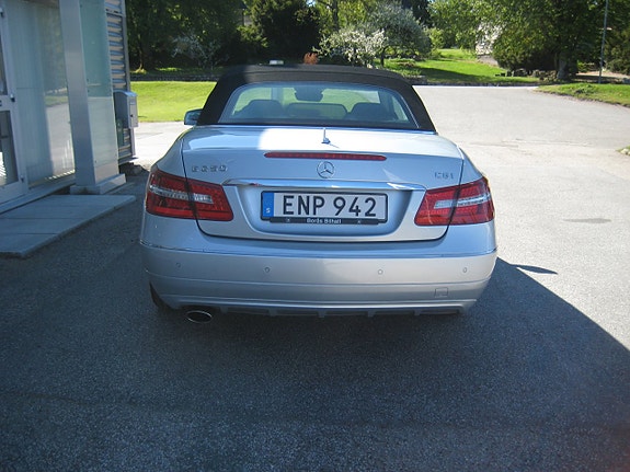 Mercedes-Benz E250 6 of 13