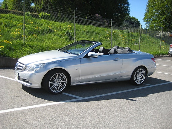 Mercedes-Benz E250 3 of 5