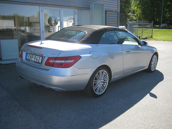 Mercedes-Benz E250 8 of 13