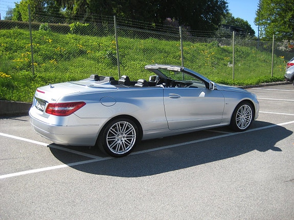 Mercedes-Benz E250 2 of 5