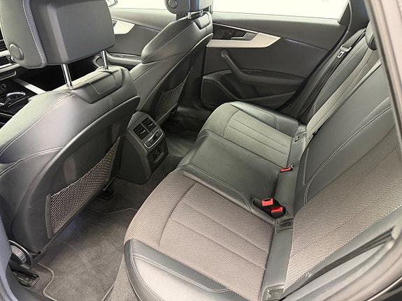 Audi A4 24 of 28