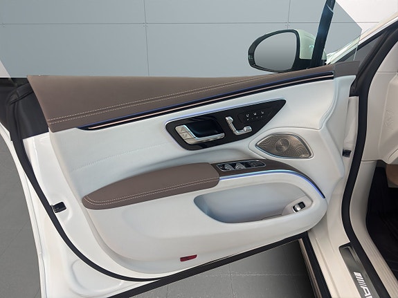 Mercedes-Benz EQS53 23 of 26