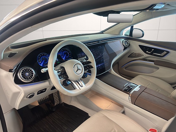 Mercedes-Benz EQS53 9 of 26