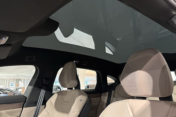 Volvo ES90 15 of 17
