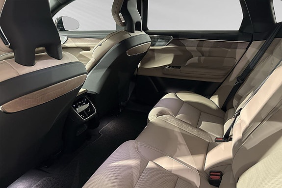 Volvo ES90 8 of 17