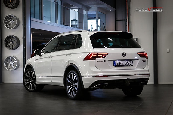 Volkswagen Tiguan 2 of 5