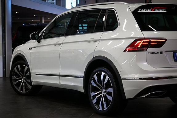 Volkswagen Tiguan 5 of 5