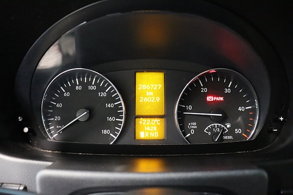 Mercedes-Benz Sprinter 211 13 of 18