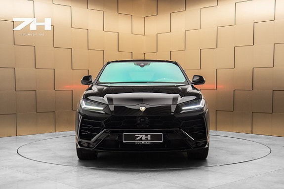 Lamborghini Urus 8 of 30