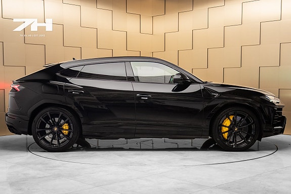Lamborghini Urus 6 of 30
