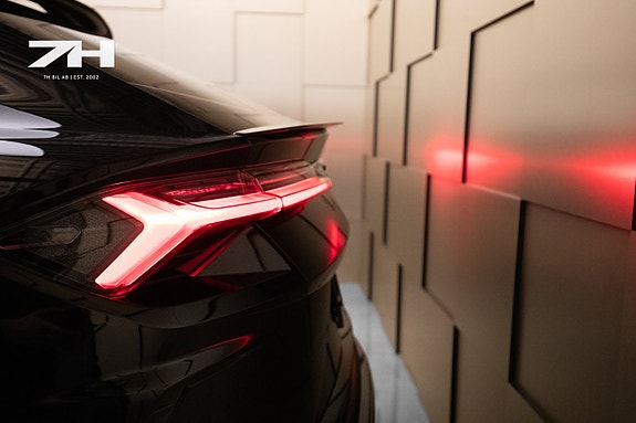 Lamborghini Urus 29 of 30