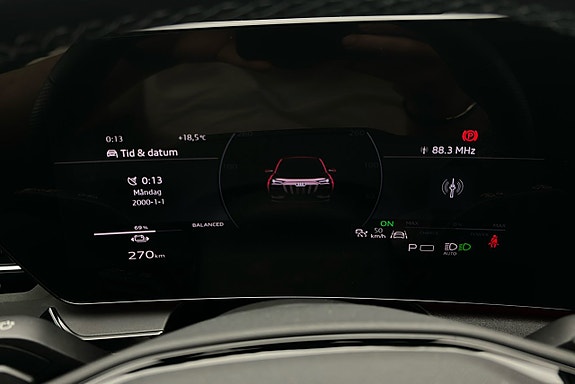 Audi Q6 e-tron 7 of 30